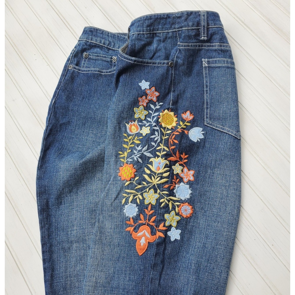 Talbots Floral Embroidered Straight Leg Jeans Size 8 Medium Wash Denim Womens - Picture 2 of 10